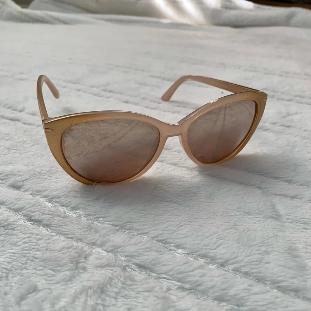 SUNGLASSES - Picture 3 of 3